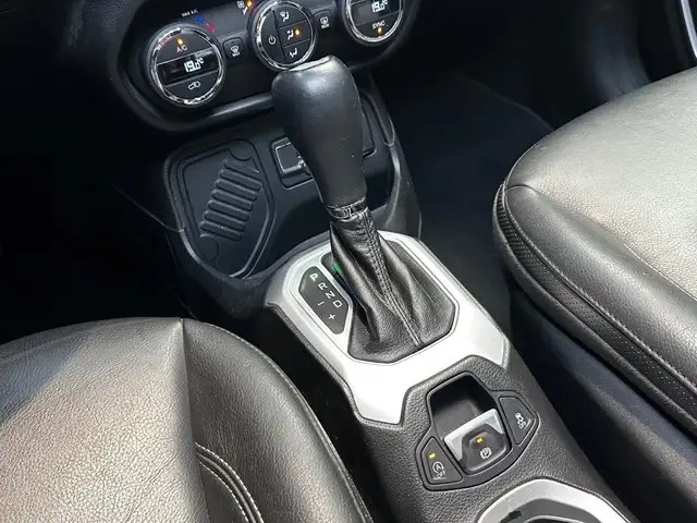 Jeep Renegade view 20