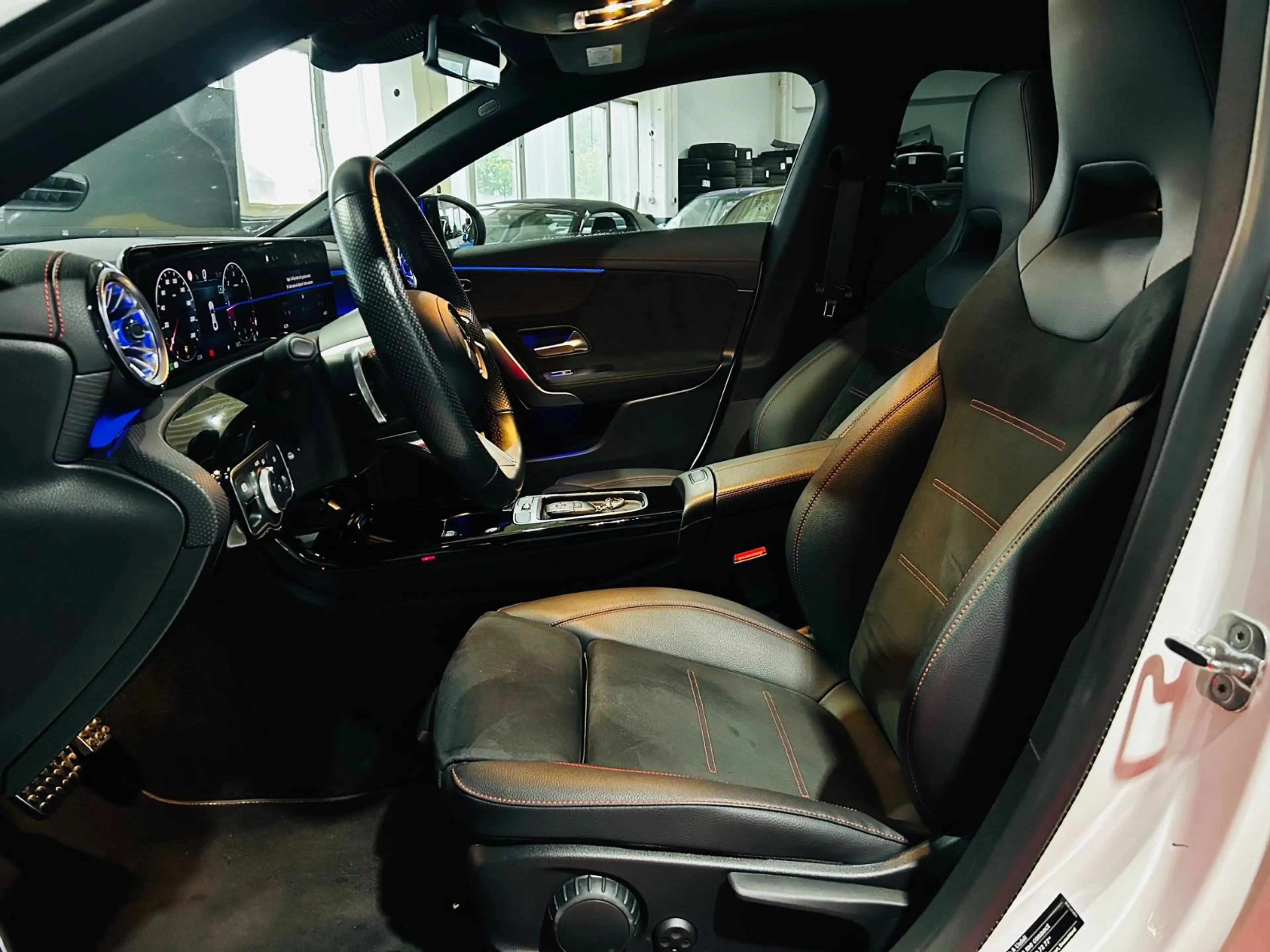 Mercedes-Benz CLA 220 d AMG Paket *Led*Pano*Alcantara*360° — photo 14