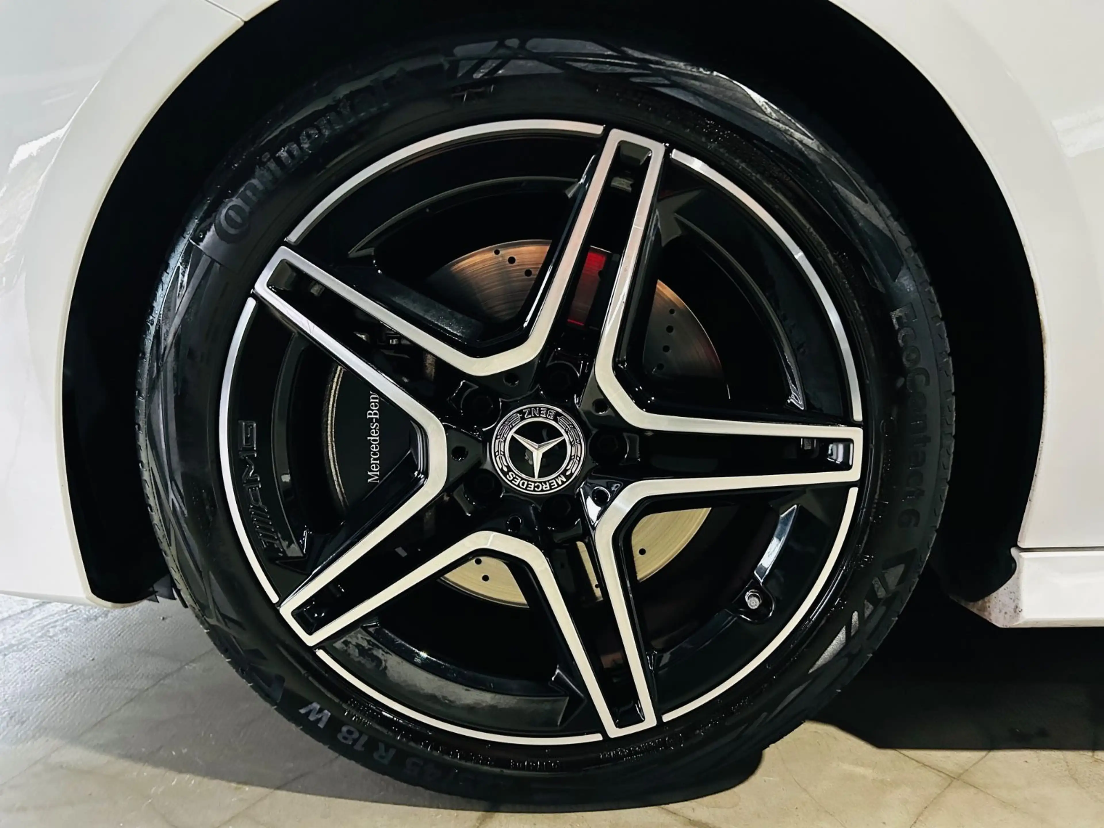 Mercedes-Benz CLA 220 d AMG Paket *Led*Pano*Alcantara*360° — photo 11