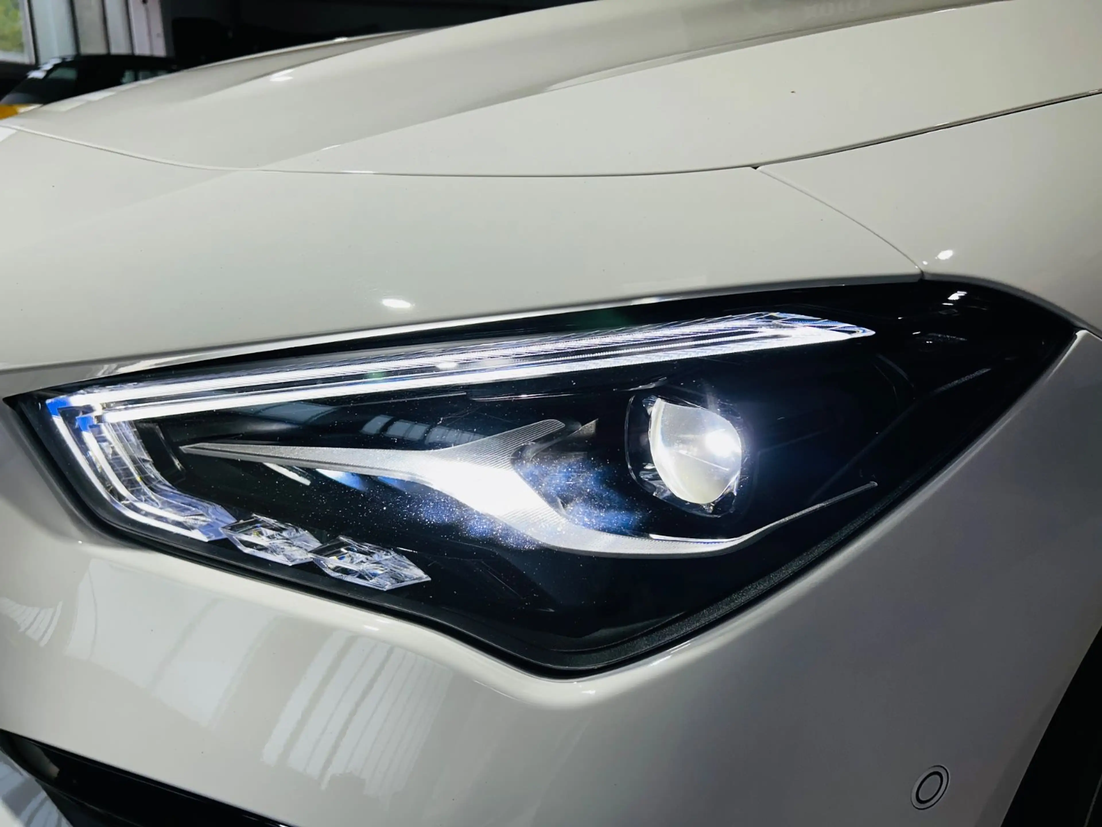 Mercedes-Benz CLA 220 d AMG Paket *Led*Pano*Alcantara*360° — photo 10