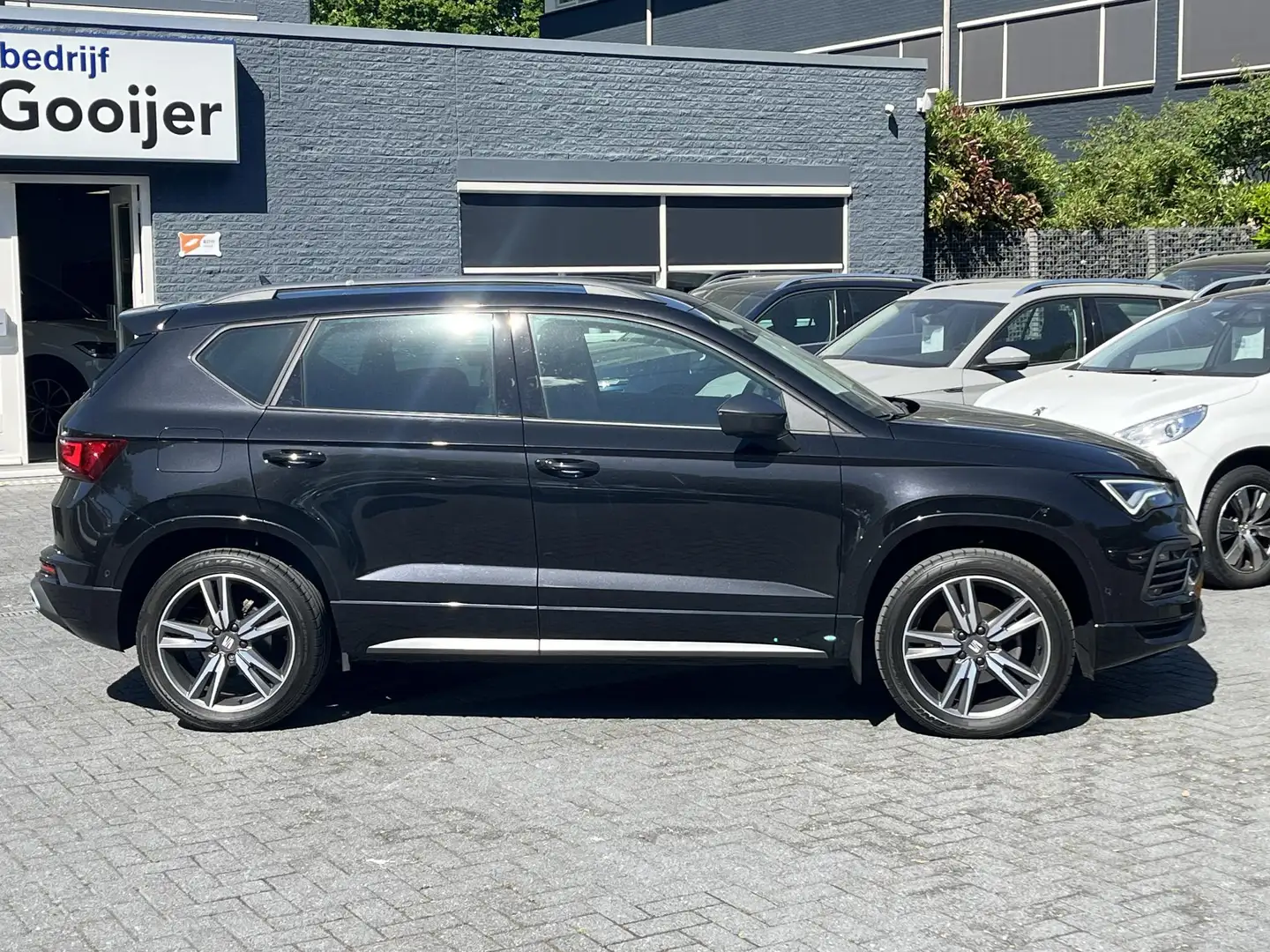 SEAT Ateca 1.5 TSi DSG FR Business Intense | NAV. | EL. TREKH Zwart - 2