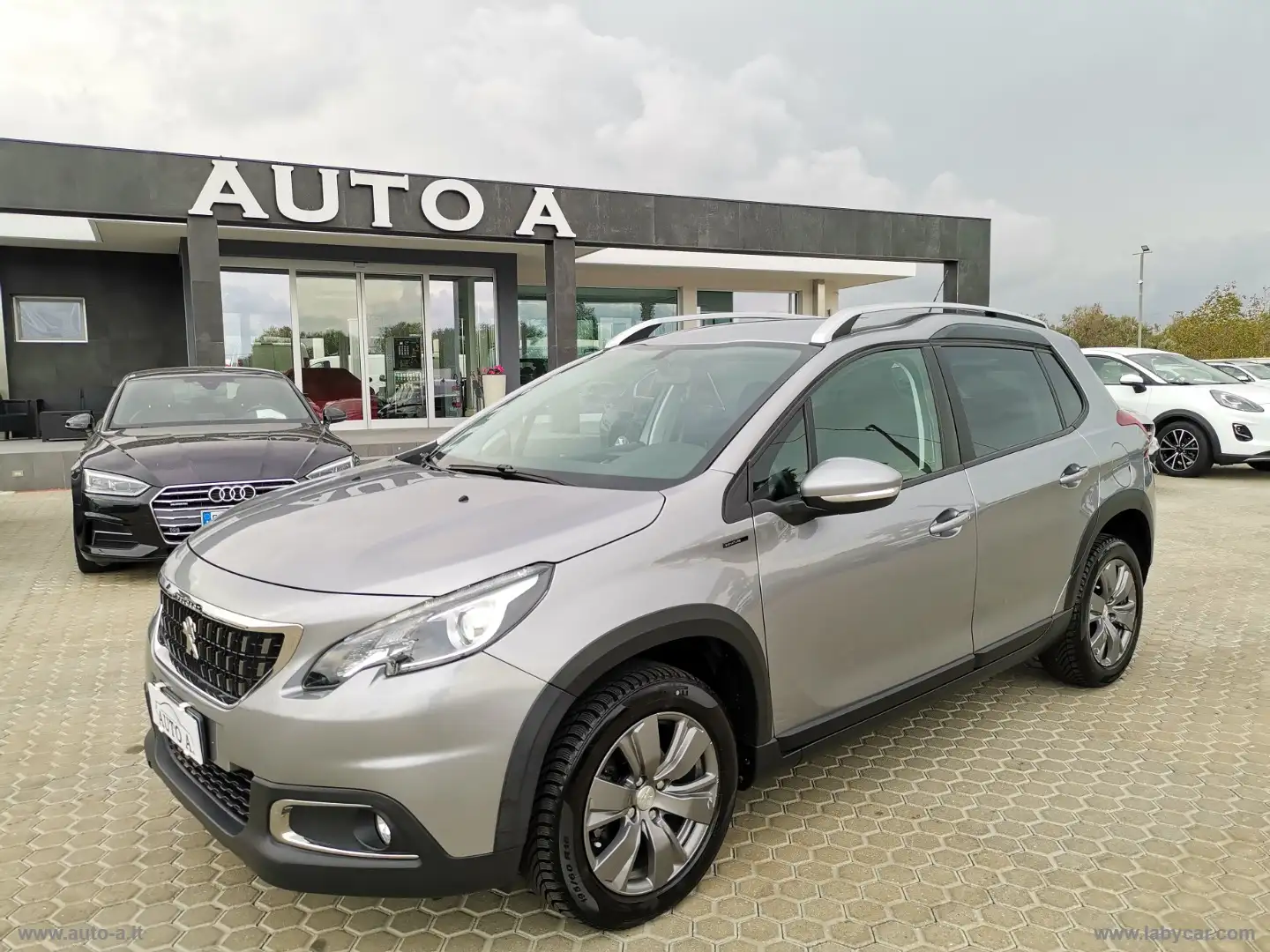 Peugeot 2008 BlueHDi 100 S&S Signature Grigio - 1