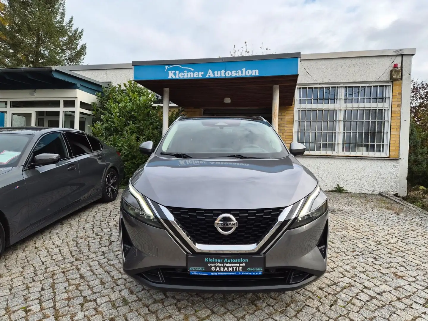 Nissan Qashqai VISA DSG/PANORAMA/LED Grau - 1