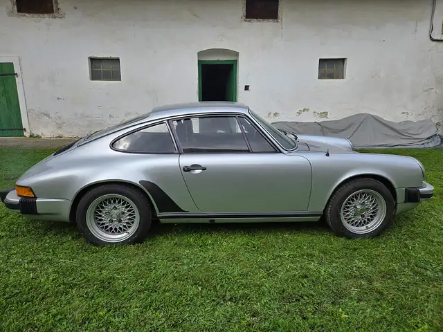 Porsche 911 Ansicht 10