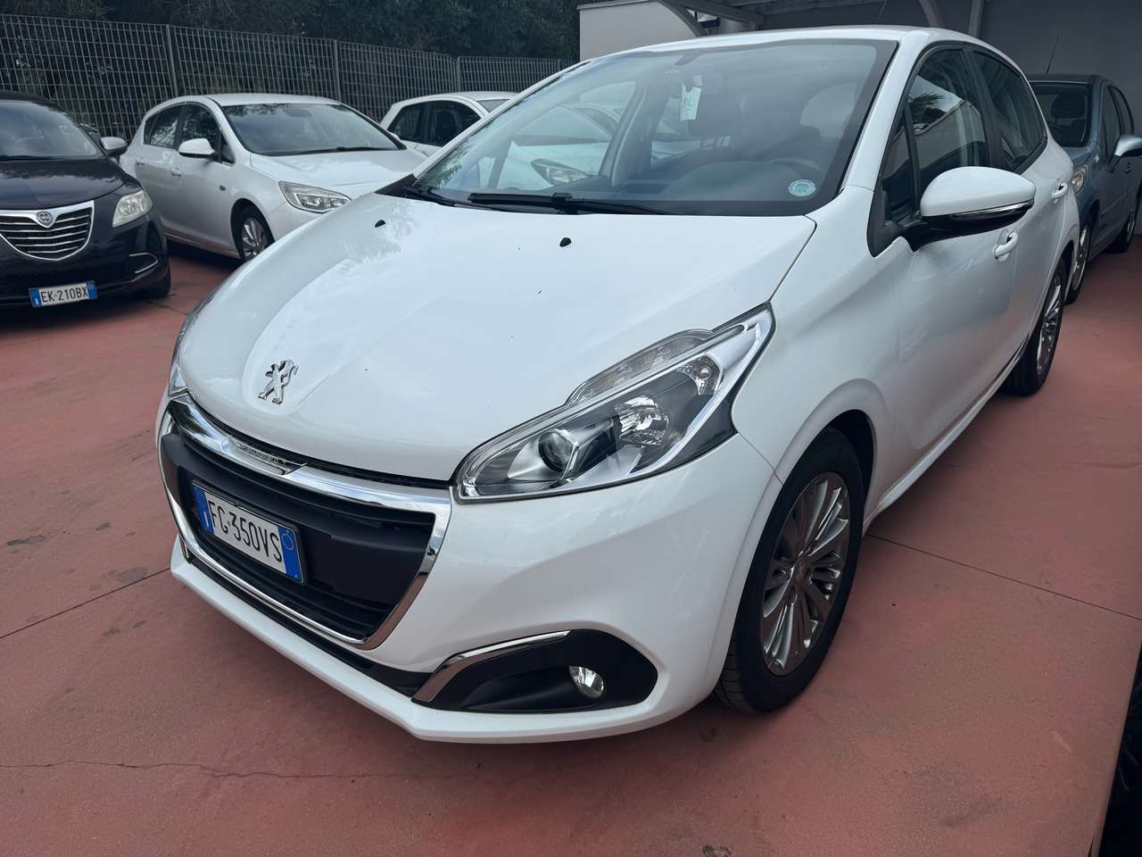 Peugeot 208 5p 1.2 puretech Allure gpl 82cv