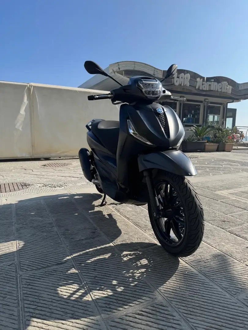 Piaggio Beverly 300 bevetly hpe sport Černá - 1