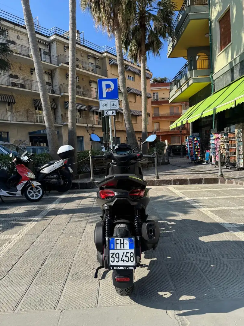 Piaggio Beverly 300 bevetly hpe sport Černá - 2