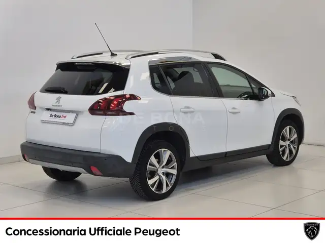 Peugeot 2008 view 4