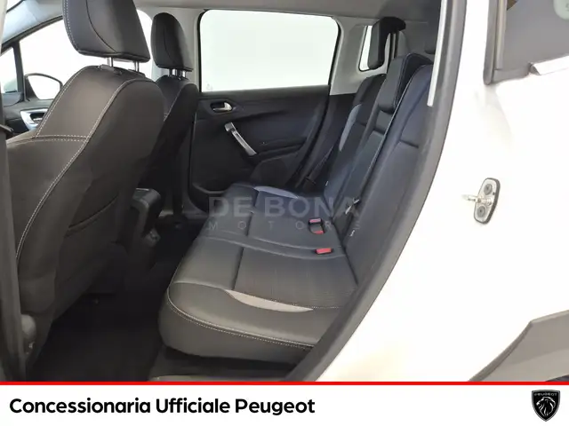 Peugeot 2008 view 8