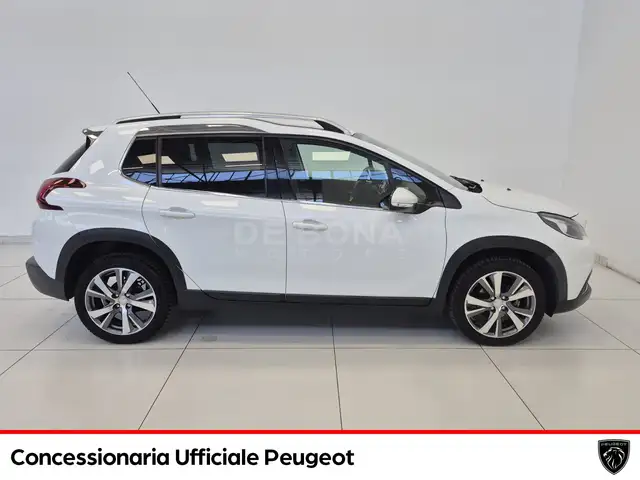 Peugeot 2008 view 6