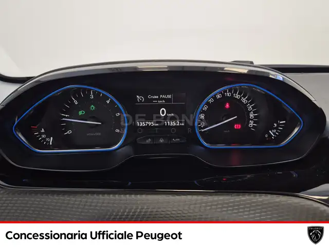 Peugeot 2008 view 11