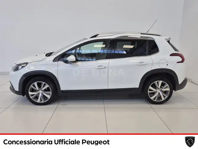 Peugeot 2008 view 3