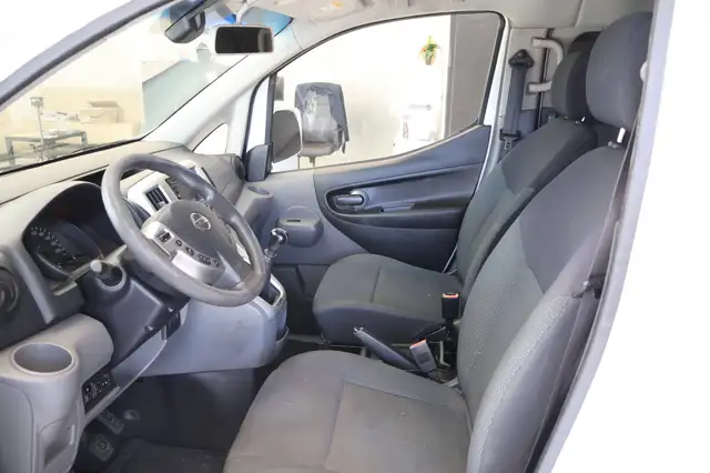 Nissan Evalia view 9
