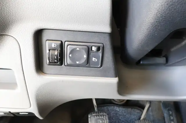 Nissan Evalia view 15