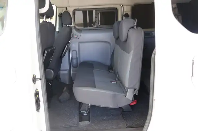 Nissan Evalia view 10
