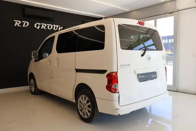 Nissan Evalia view 4