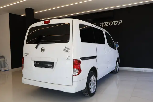 Nissan Evalia view 6