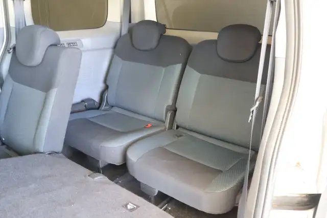 Nissan Evalia view 11