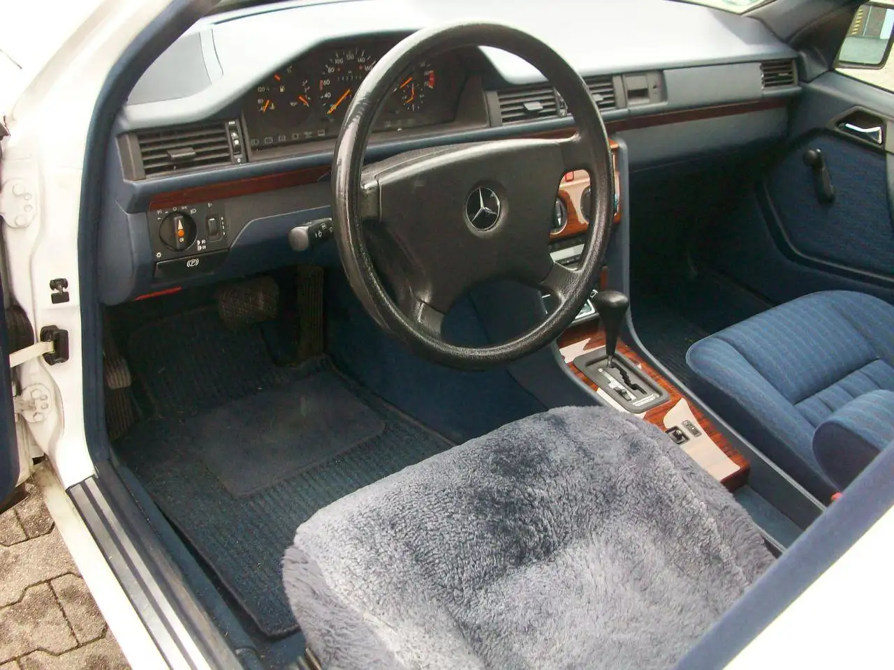 Mercedes-Benz E 230 Typ 124 ( 1.Hand ) Motor läuft unrund, foto 9