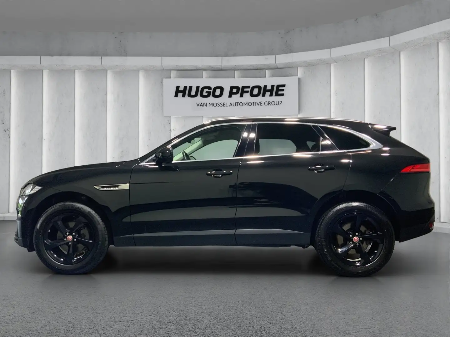 Jaguar F-Pace Prestige 25d AWD | LM-Felgen 19 | RFK | SHZ vo.+hi Schwarz - 2