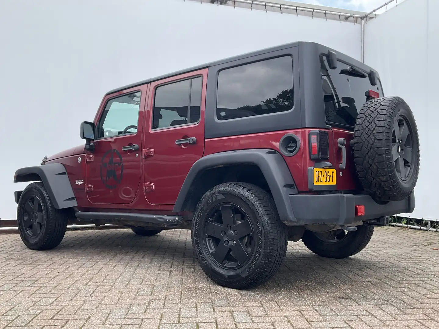 Jeep Wrangler Unlimited 3.8 Sport Sahara 5-deurs Airco Cruise Sn Rood - 2
