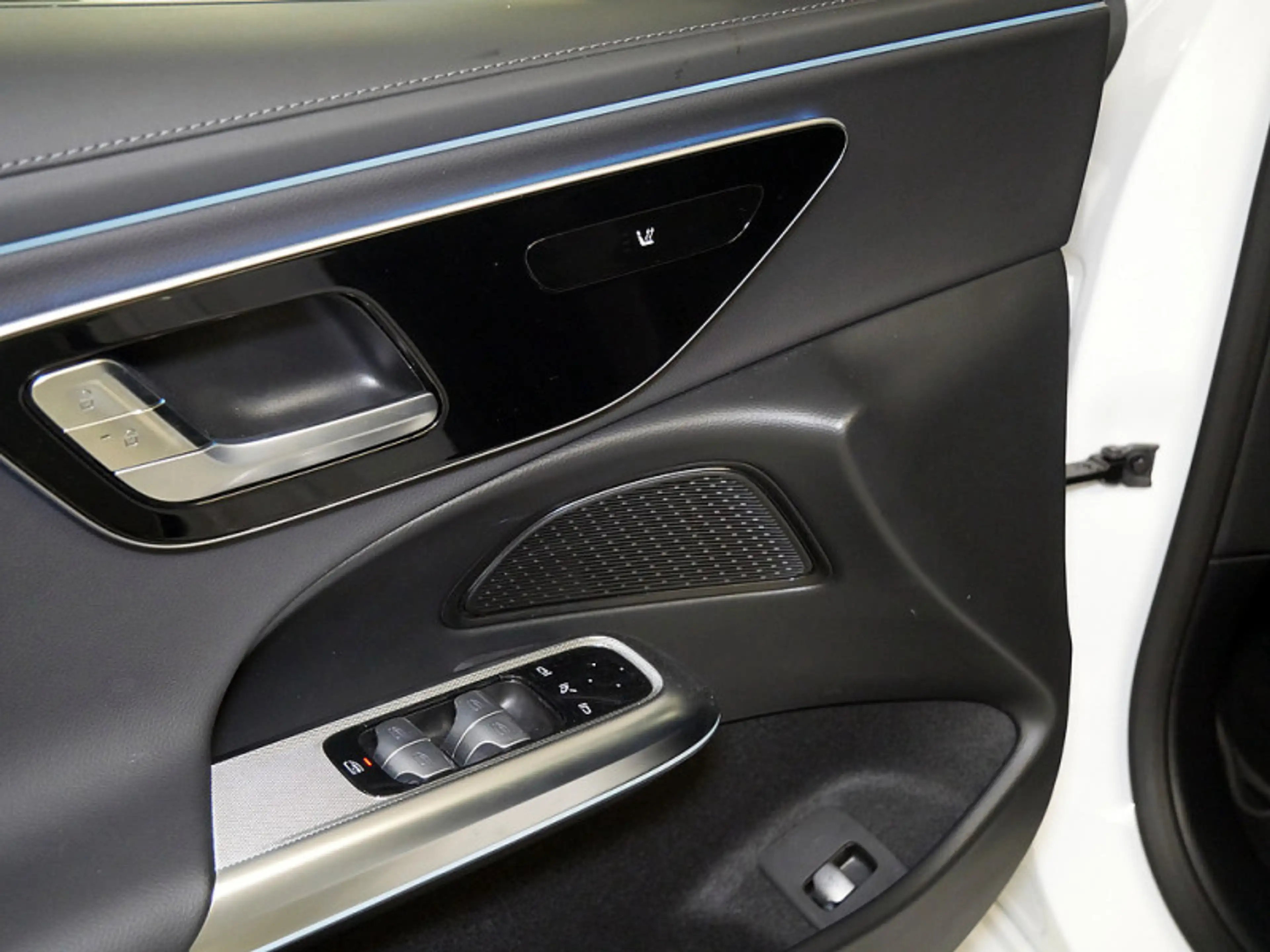 Mercedes-Benz E 220 d , AMG NIGHT DISTR KAMERA PANO SPUR PDC — photo 14