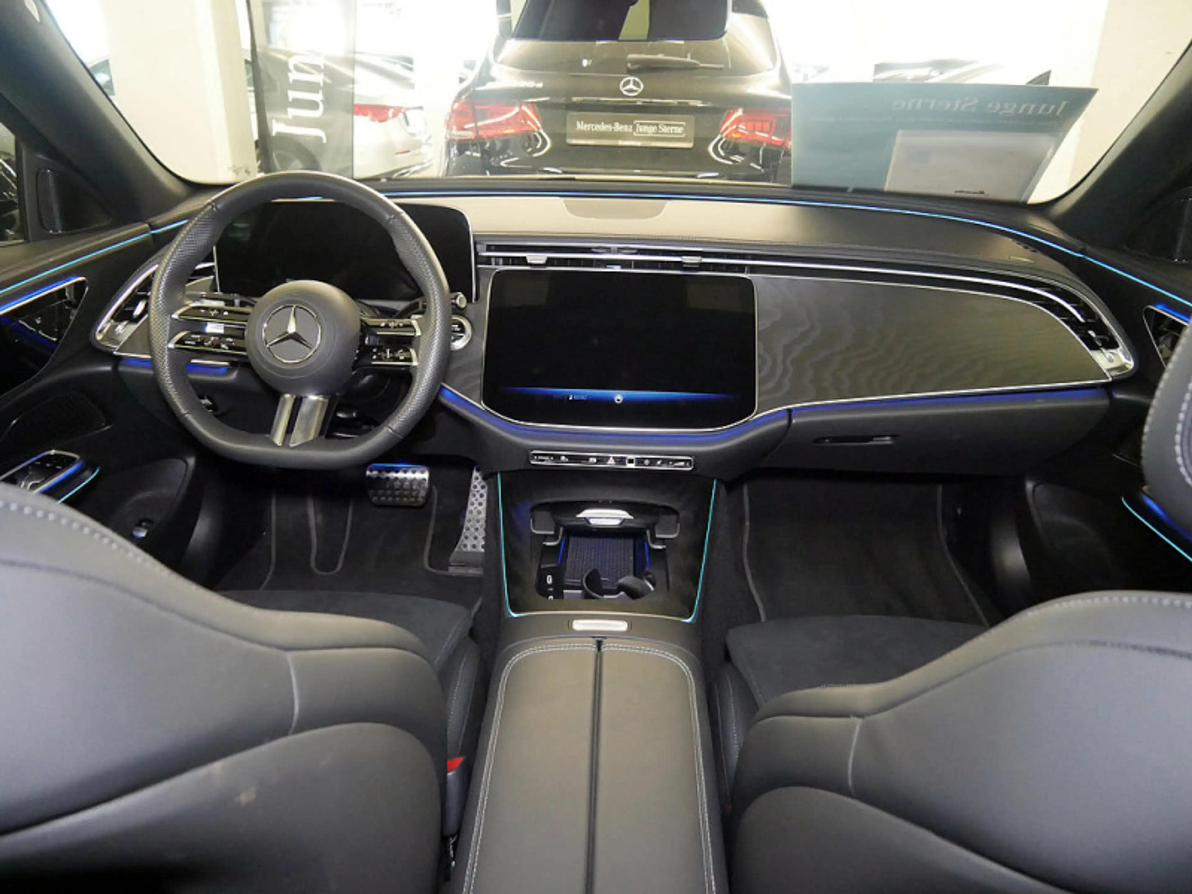 Mercedes-Benz E 220 d , AMG NIGHT DISTR KAMERA PANO SPUR PDC — photo 9