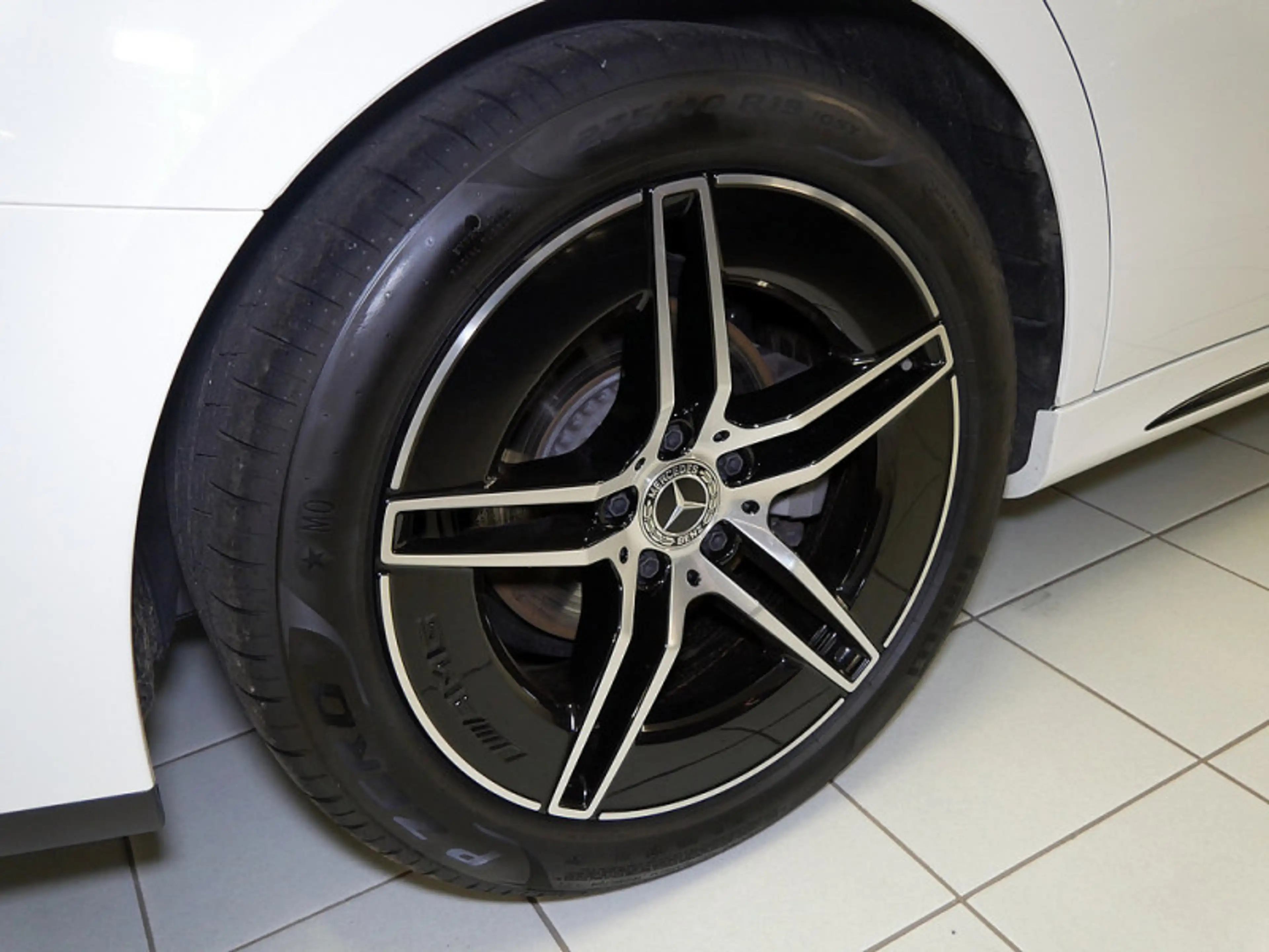 Mercedes-Benz E 220 d , AMG NIGHT DISTR KAMERA PANO SPUR PDC — photo 11