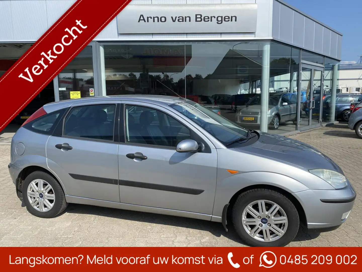 Ford Focus 1.6-16V Futura, leder, clima, trekhaak, nieuwe APK Grijs - 1