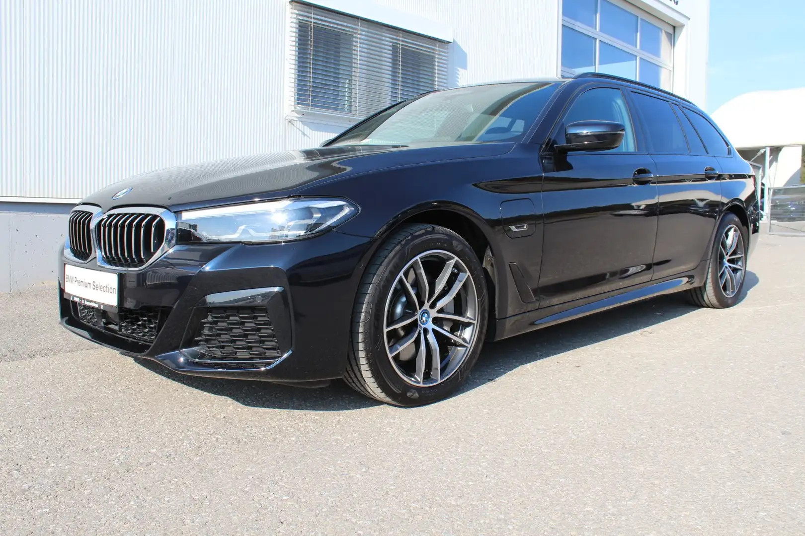 BMW 530 530e xDrive Noir - 1