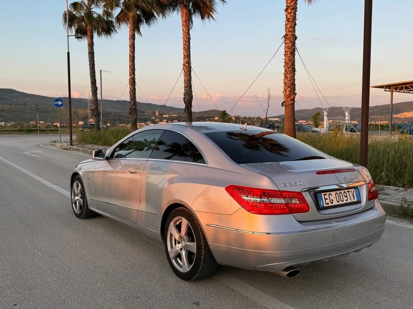 Mercedes-Benz E 250 Coupe cdi be Avantgarde - 2