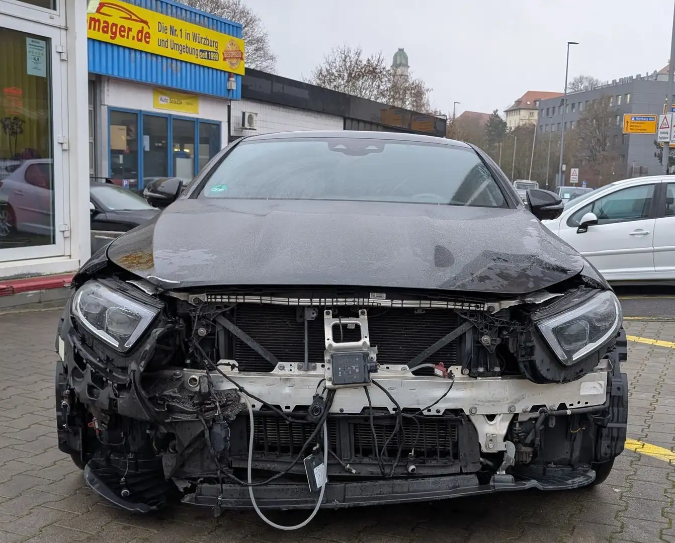 Mercedes-Benz CLS 450 4Matic AMG 53 Umbau*ACC*360°Frontschaden Zwart - 2