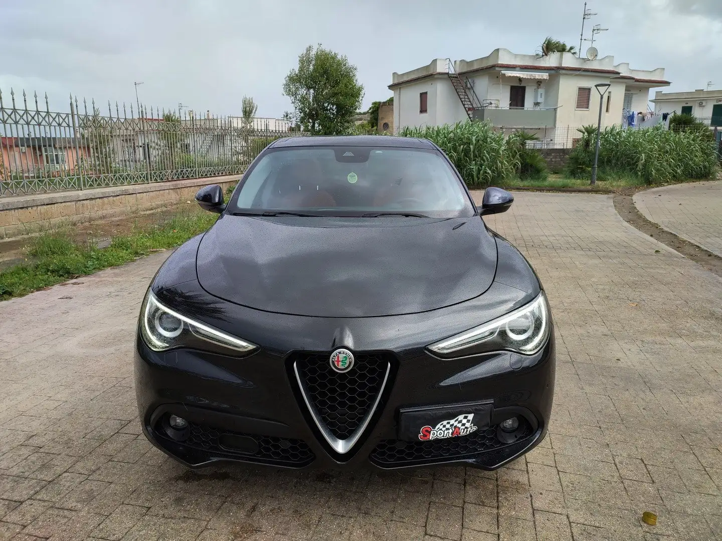 Alfa Romeo Stelvio Q4 EXECUTIVE TETTO PELLE TELECAMERA NAVIG 190 CV crna - 2
