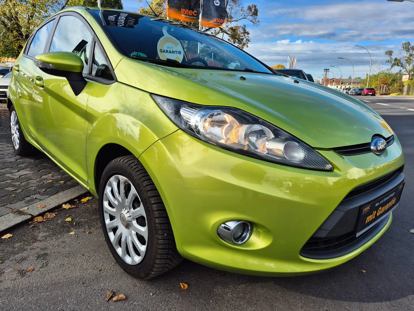 Ford Fiesta Champions Edition 1 Hand Garantie Automatik Grün - 1