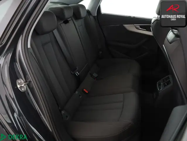 Audi A4 view 11