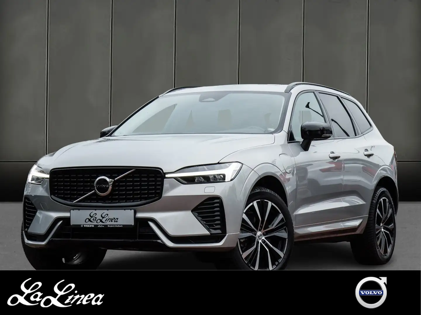 Volvo XC60 T8 Ultimate Dark Recharge Plug-In Hybrid AWD Silber - 1