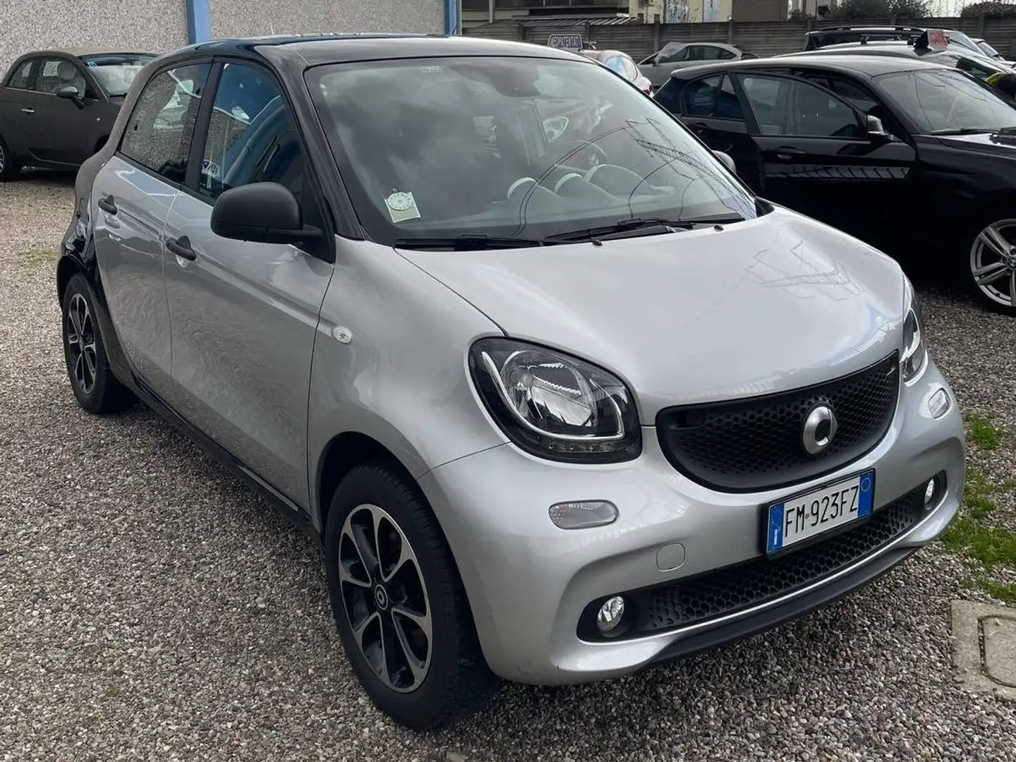 smart forFour Forfour 1.0 Youngster 71cv c/S.S. Grigio - 1