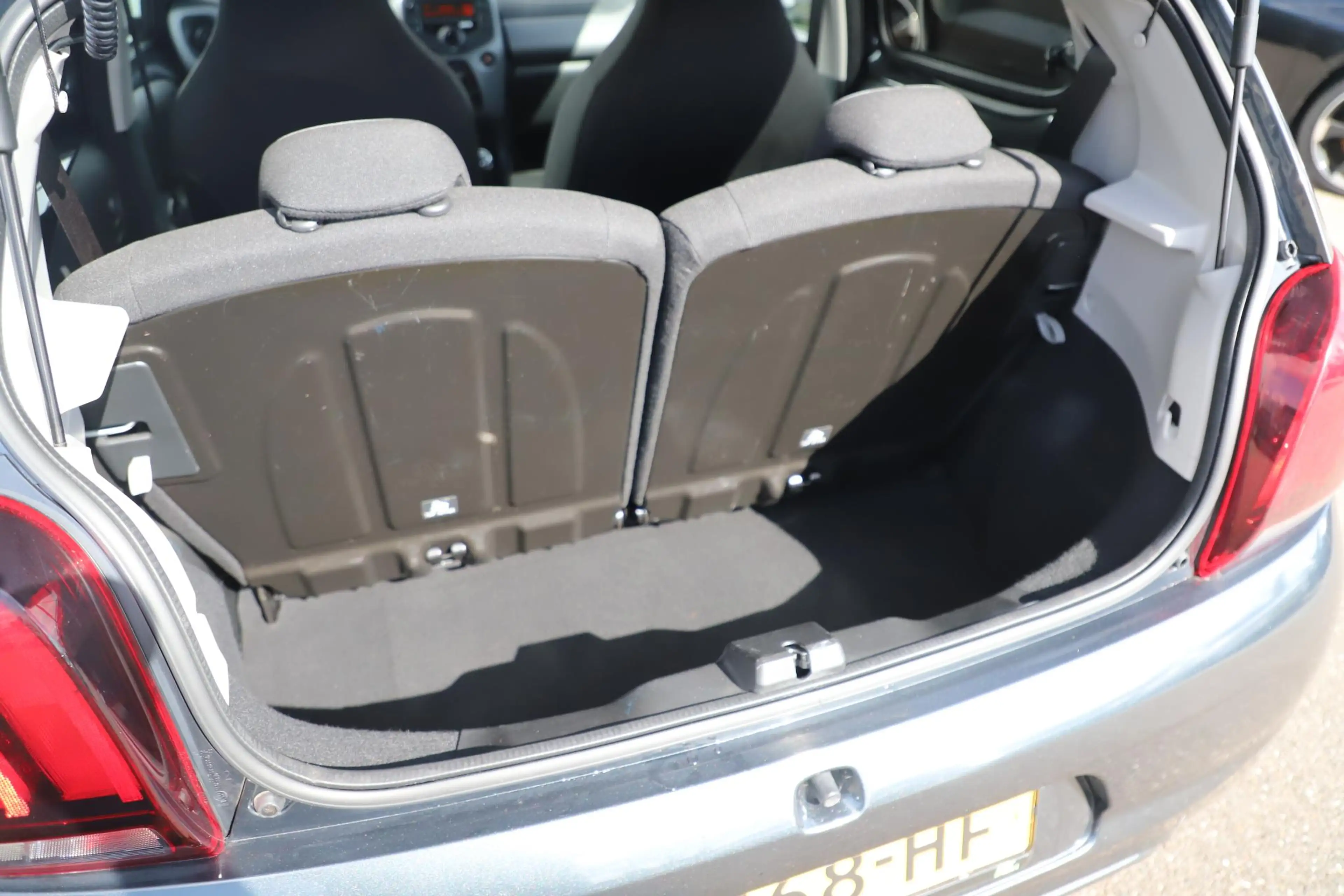 Peugeot 108 1.0 e-VTi Active Airco Radio Bluetooth Donkere Ram — photo 8