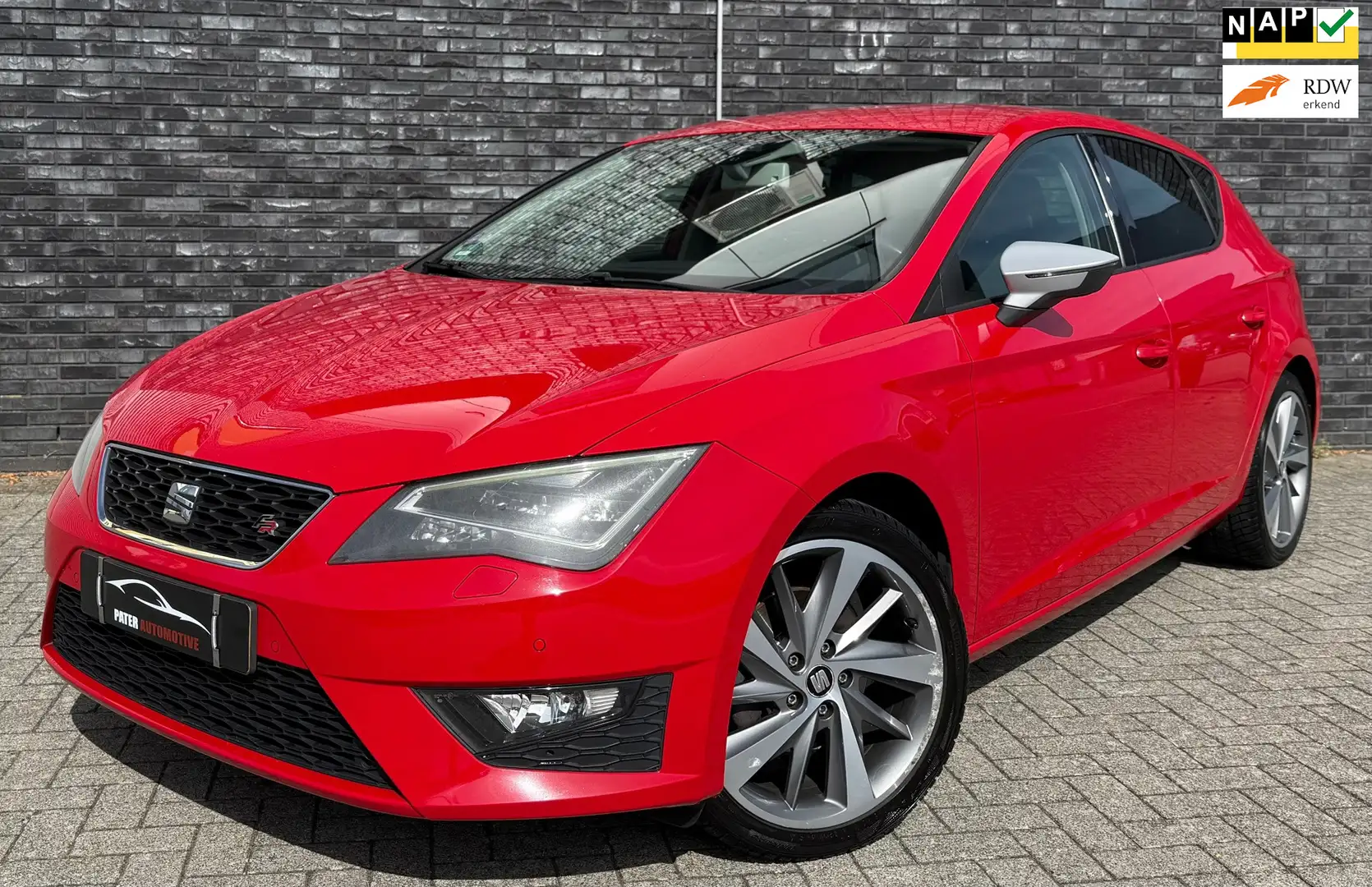 SEAT Leon 1.4 TSI FR 140pk ACC|Navi|Lane Assist|Stoelverwarm Rood - 1