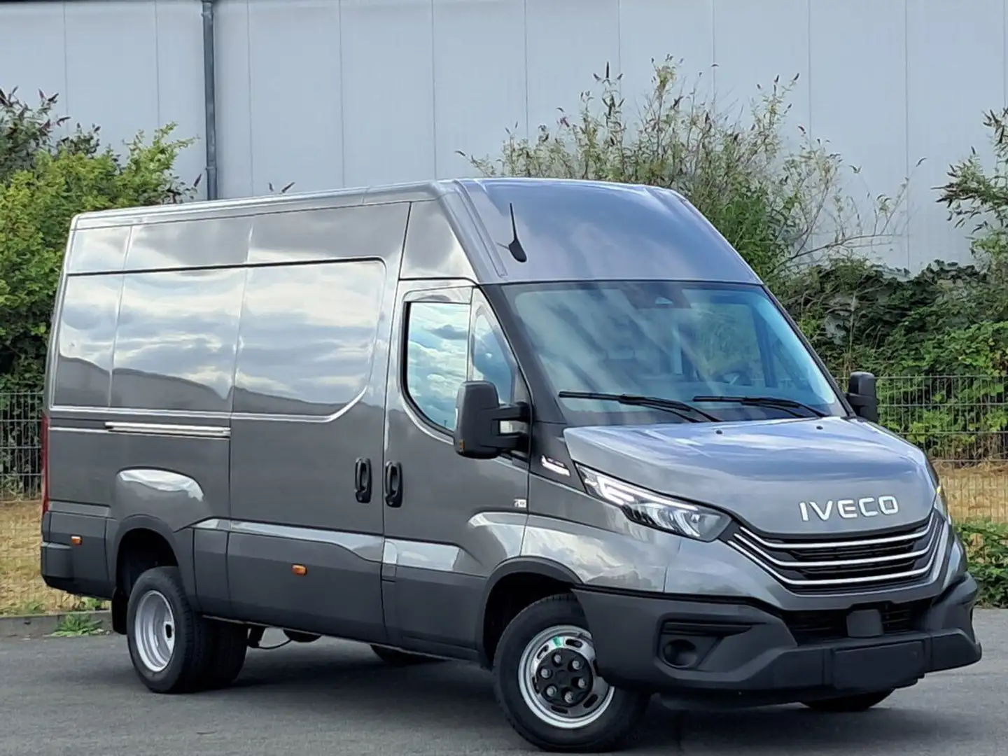Iveco Daily Daily 35C21A8 Zwillingsräder - VOLL Grau - 1