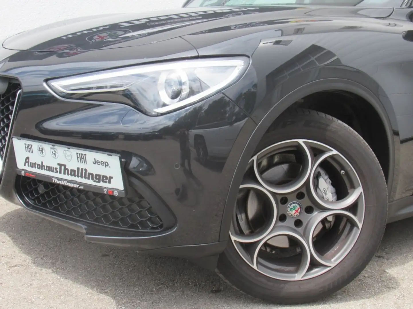 Alfa Romeo Stelvio 190 AWD AUT BUSINESS **VIELE EXTRAS** Schwarz - 2