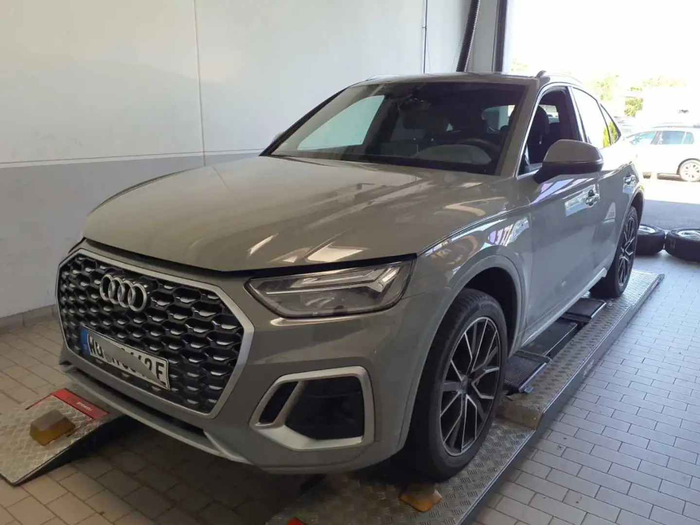 Audi Q5 55 TFSIe quattro S line +VIRTUAL+LE Grau - 2