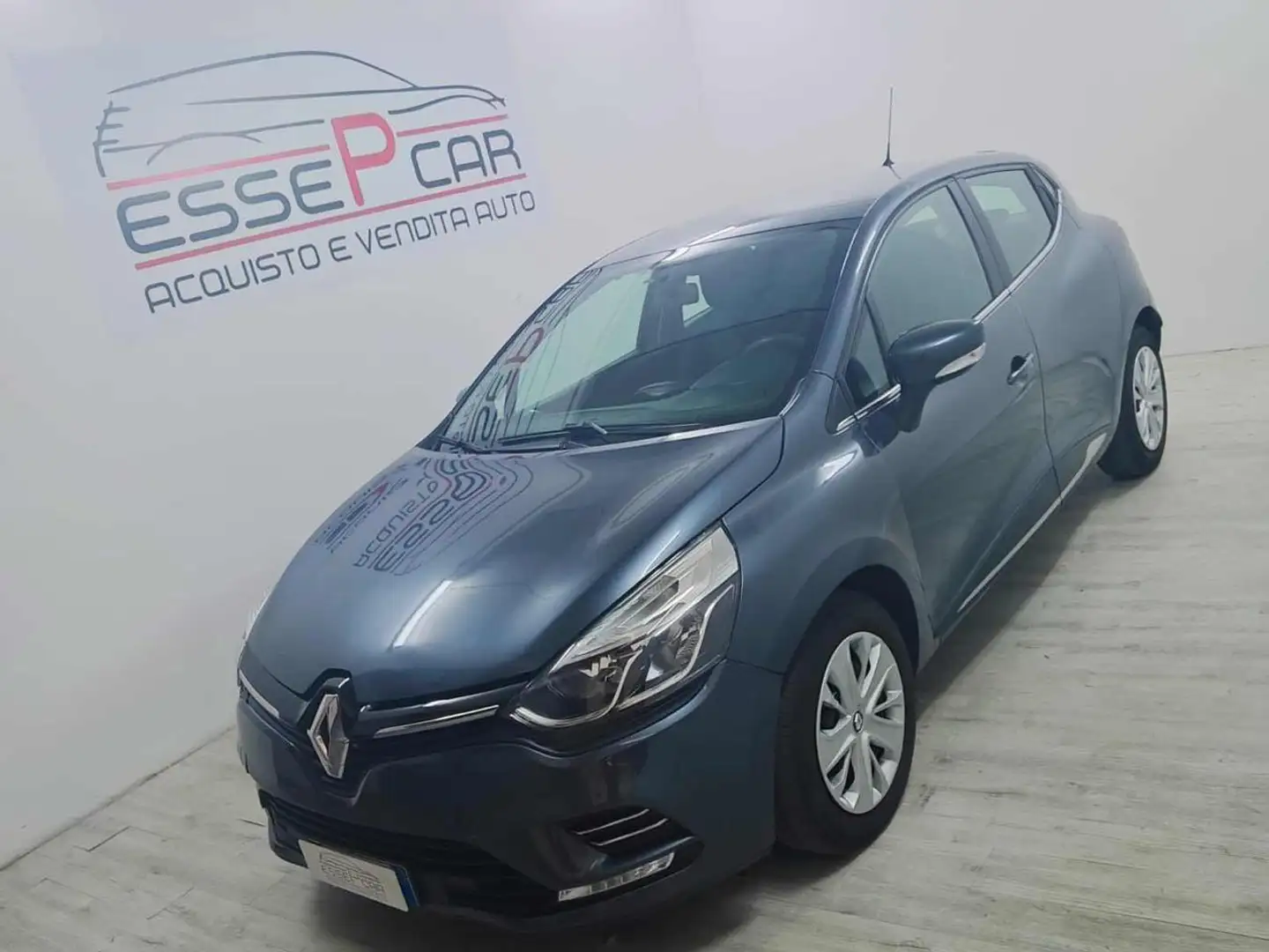Renault Clio 1.2 75CV 5 porte Life Grigio - 1