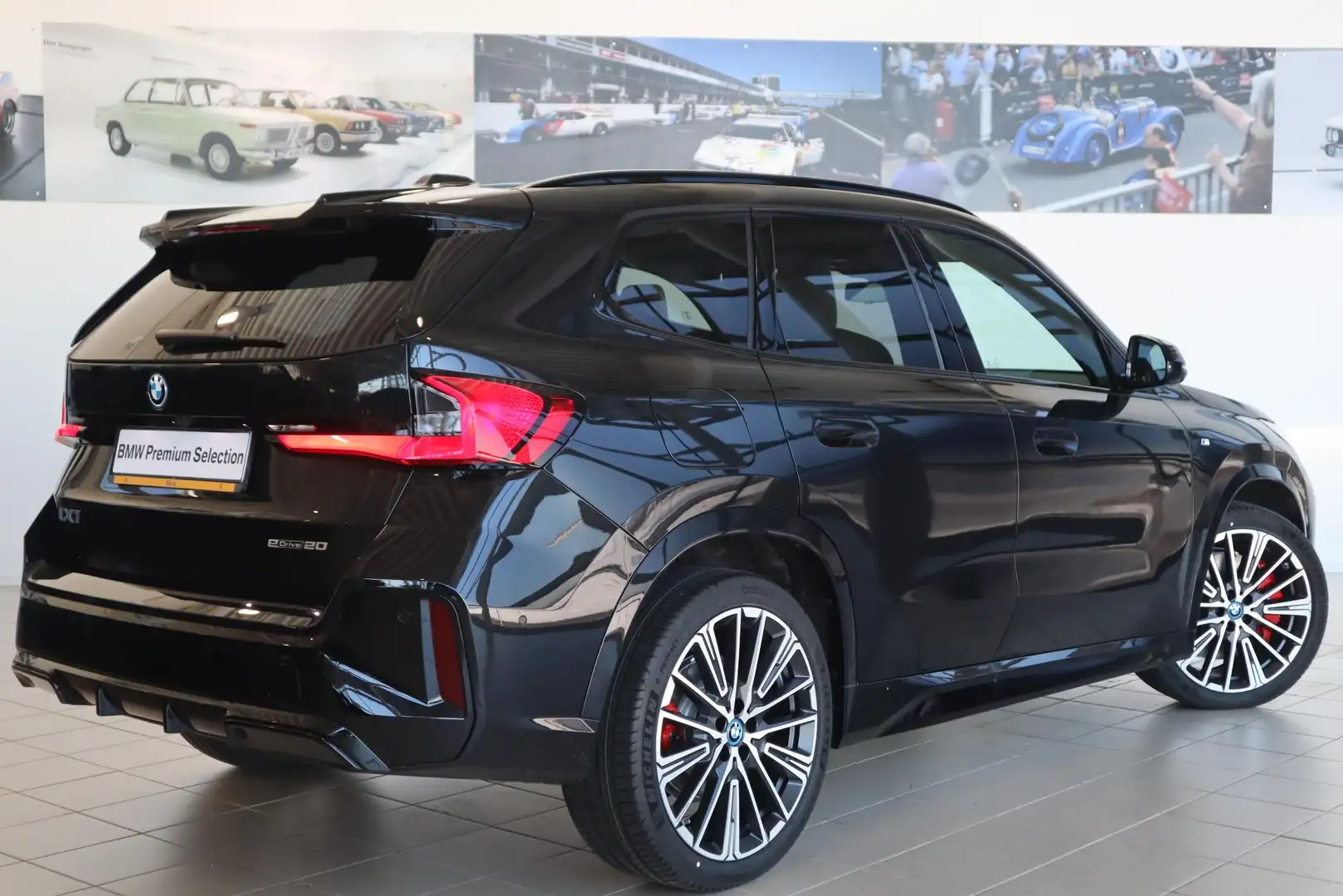 BMW iX1 eDrive20 M Sportpakket Pro | Innovation Pack | Tra Noir - 2