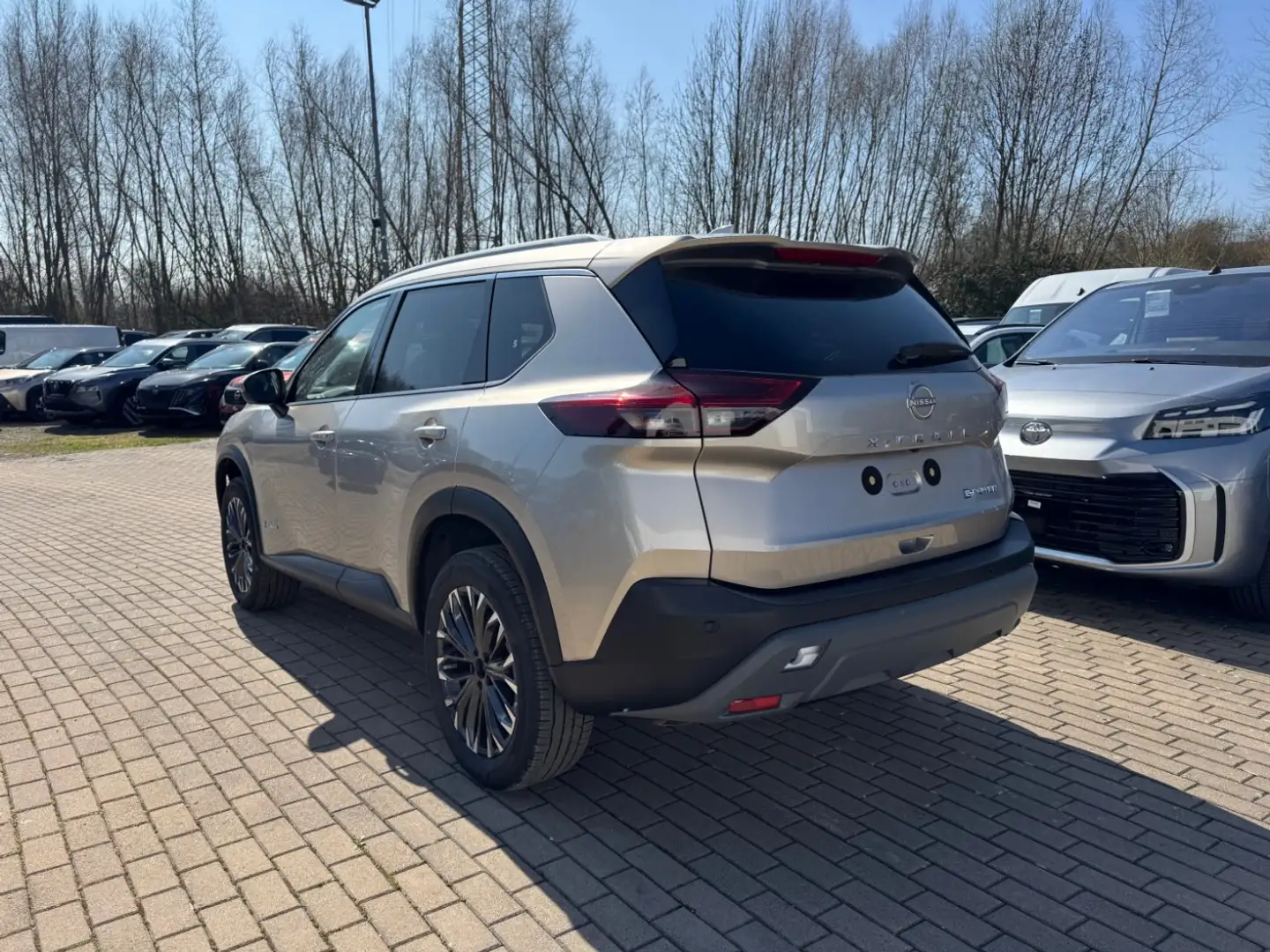 Nissan X-Trail 1.5 VC-T e-Power N-Connecta 360 ACC FLA Ezüst - 2