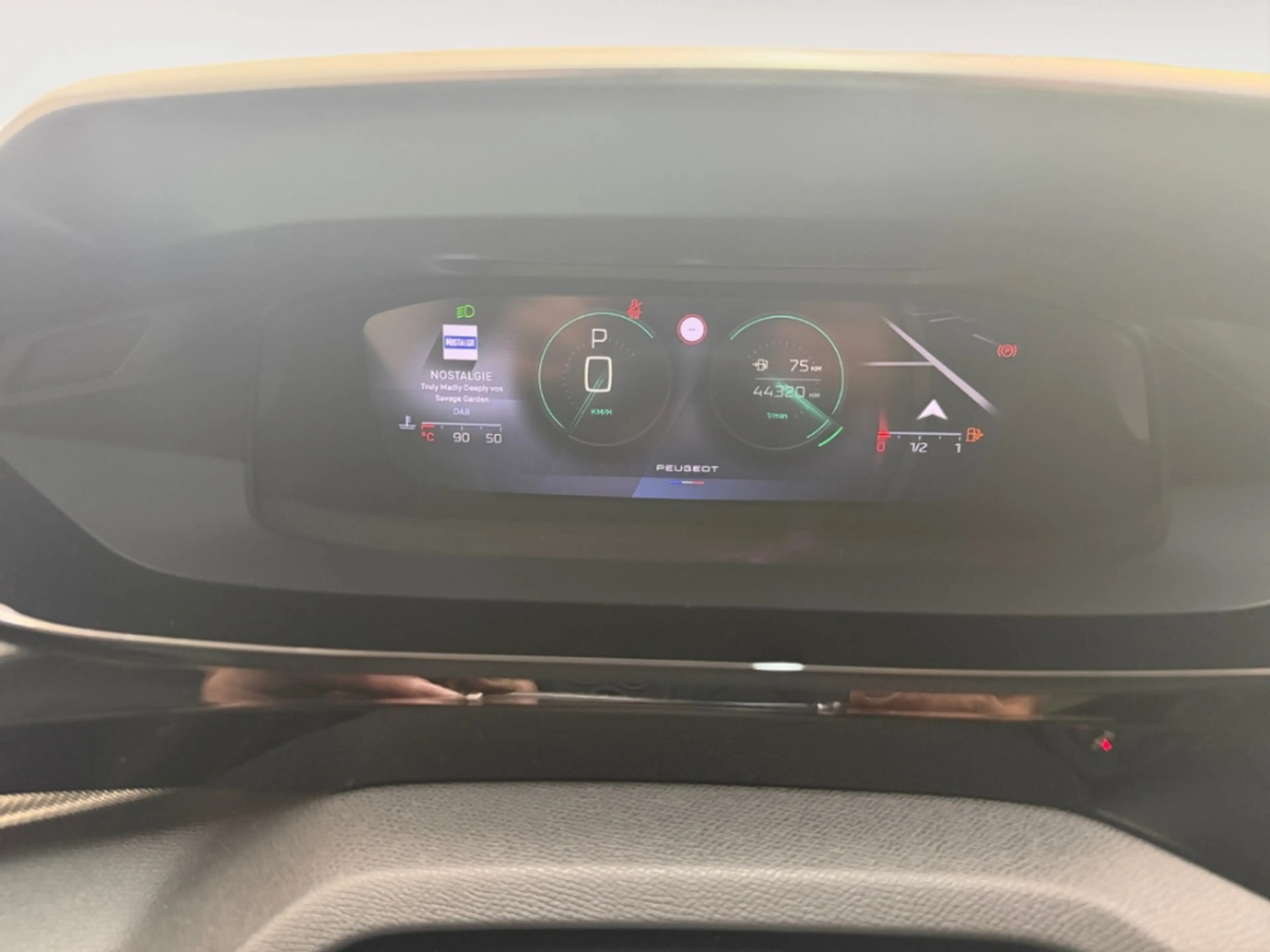 Peugeot 308 SW GT AUTOMATIK ALLWETTER NAV LED PANODACH DIG-DIS — photo 11