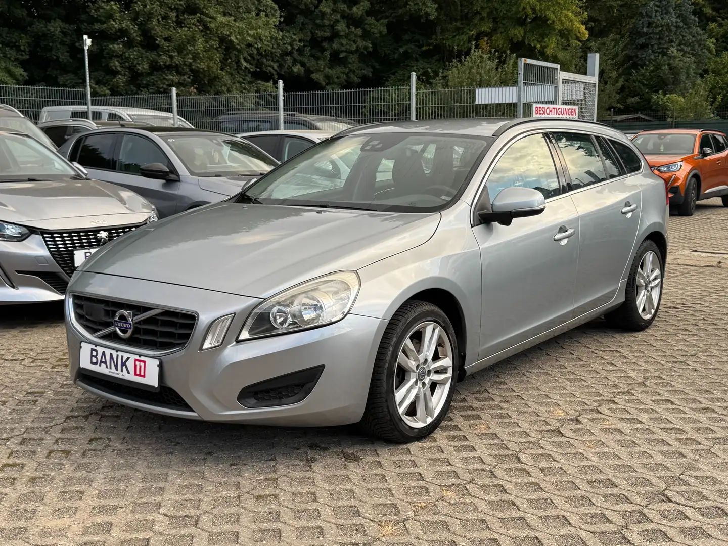 Volvo V60 2,0d*Navi*Klima*Kamera* Argent - 1