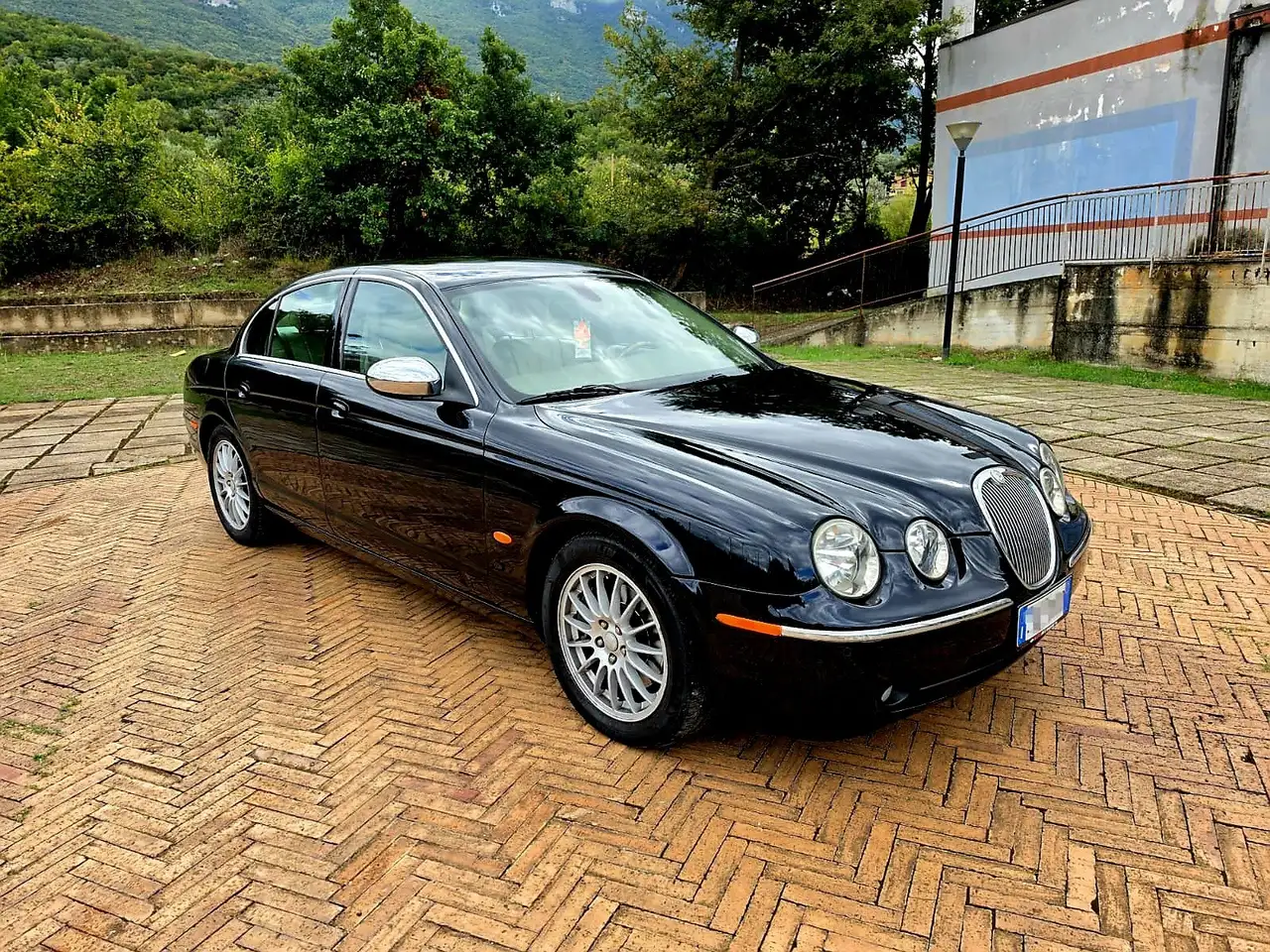 Jaguar Sovereign