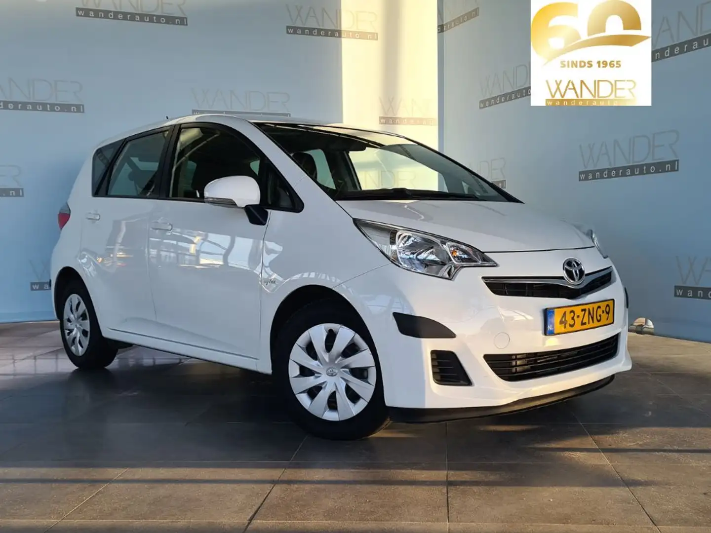 Toyota Verso-S 1.3 VVT-i Comfort Plus /Radio/Elektrische ramen vo Alb - 1