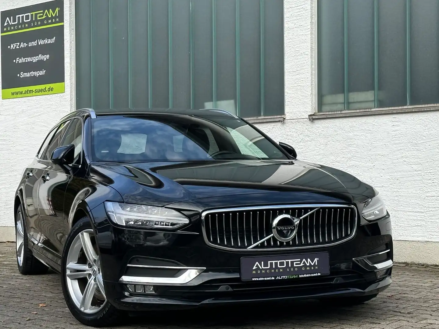 Volvo V90 Kombi Inscription AWD Schwarz - 1